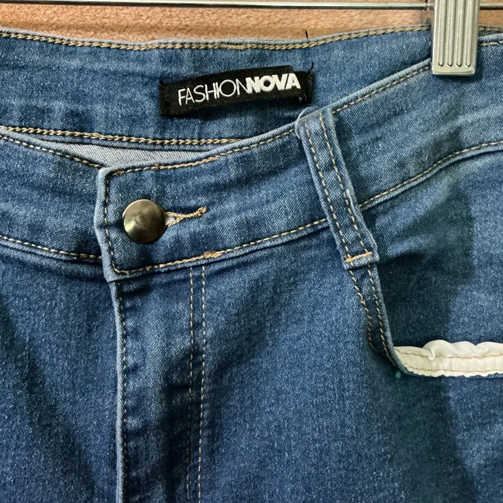 Fashion Nova  Dark Blue Distressed Skinny‎ Jeans - Picture 2 of 7